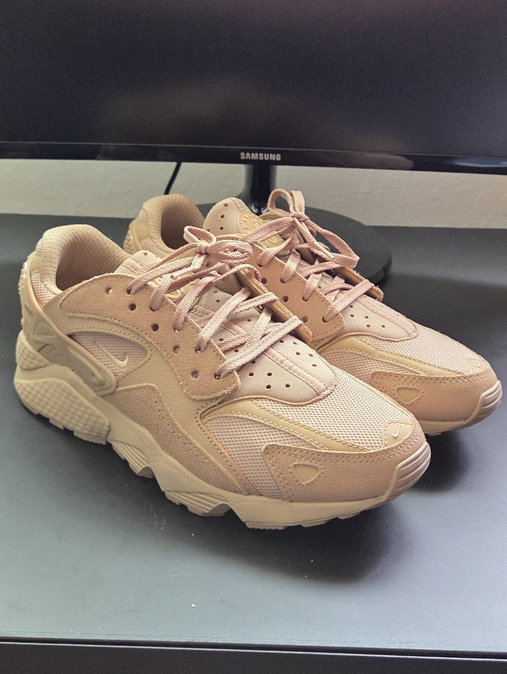 Nike Huarache Mens Light Tan/Beige Mesh Sneakers (7.5)